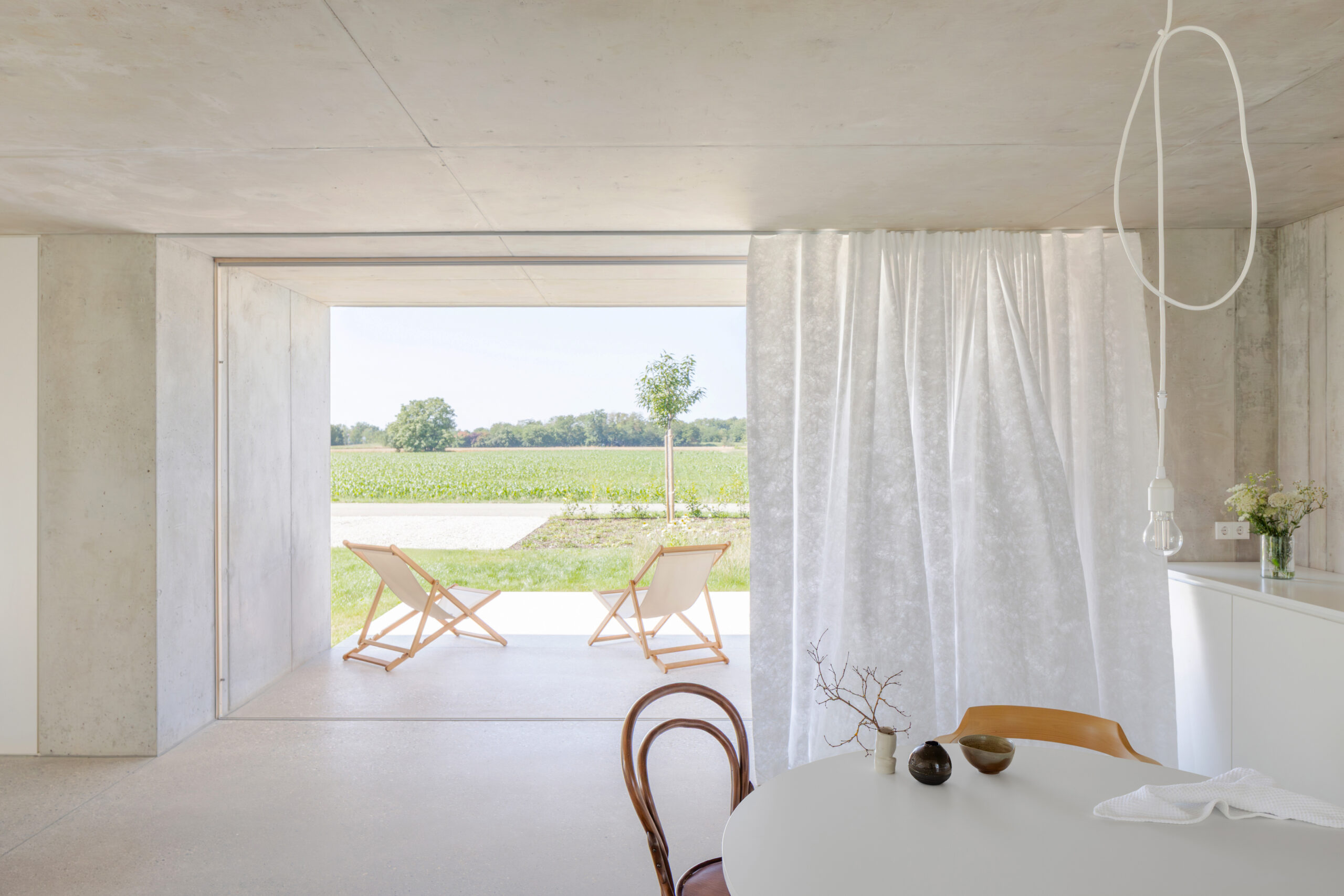 House on the Edge of the Plain_photo_Ana Skobe (11)