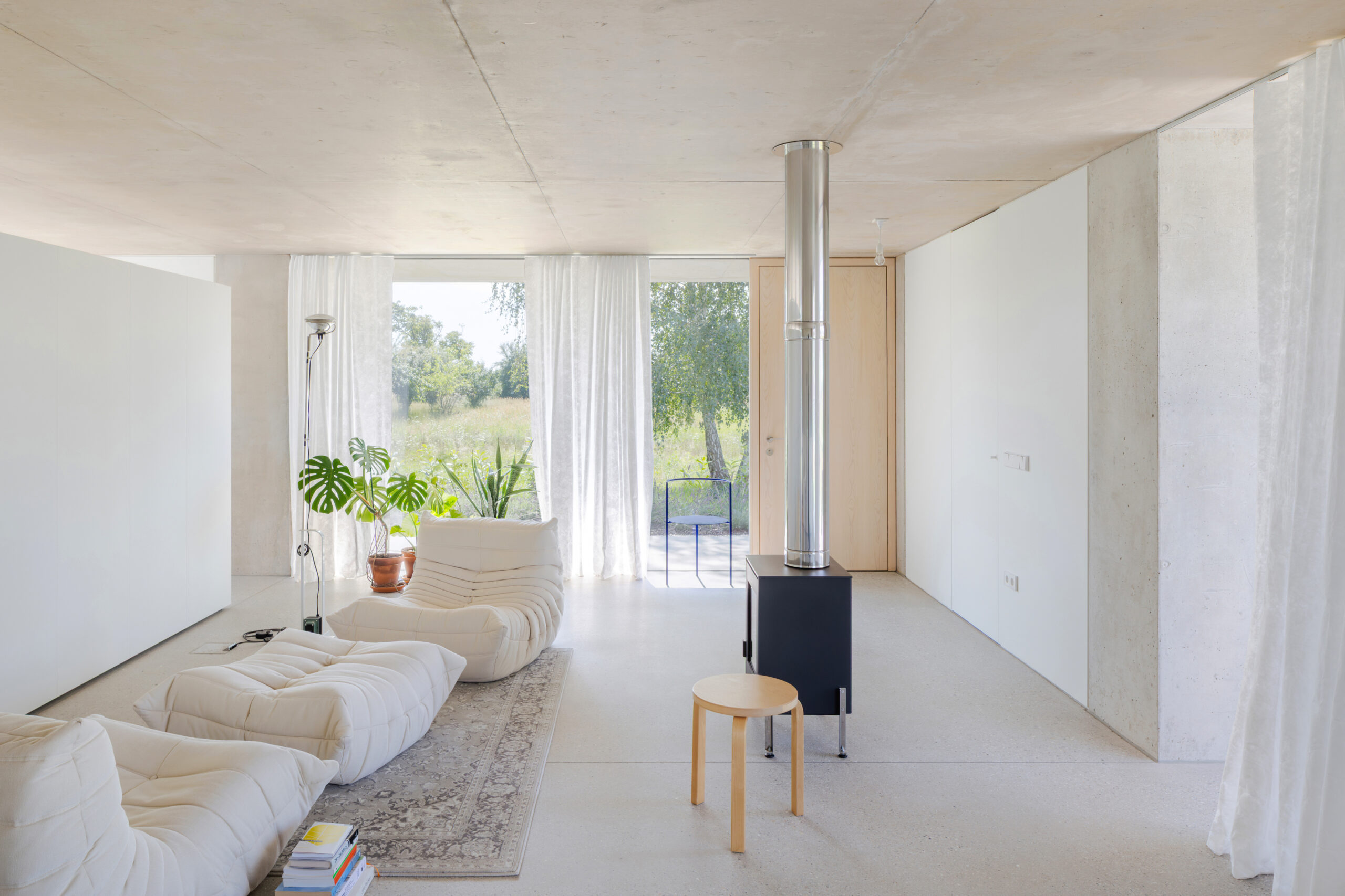 House on the Edge of the Plain_photo_Ana Skobe (12)